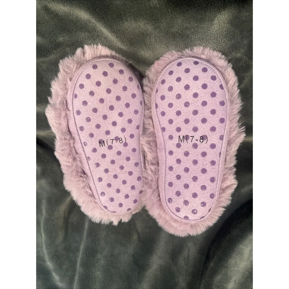 Cat & Jack  Purple/Dallas Fuzzy‎ Slippers Girls Size M 7-8